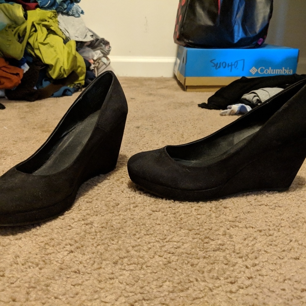 Black formal wedges